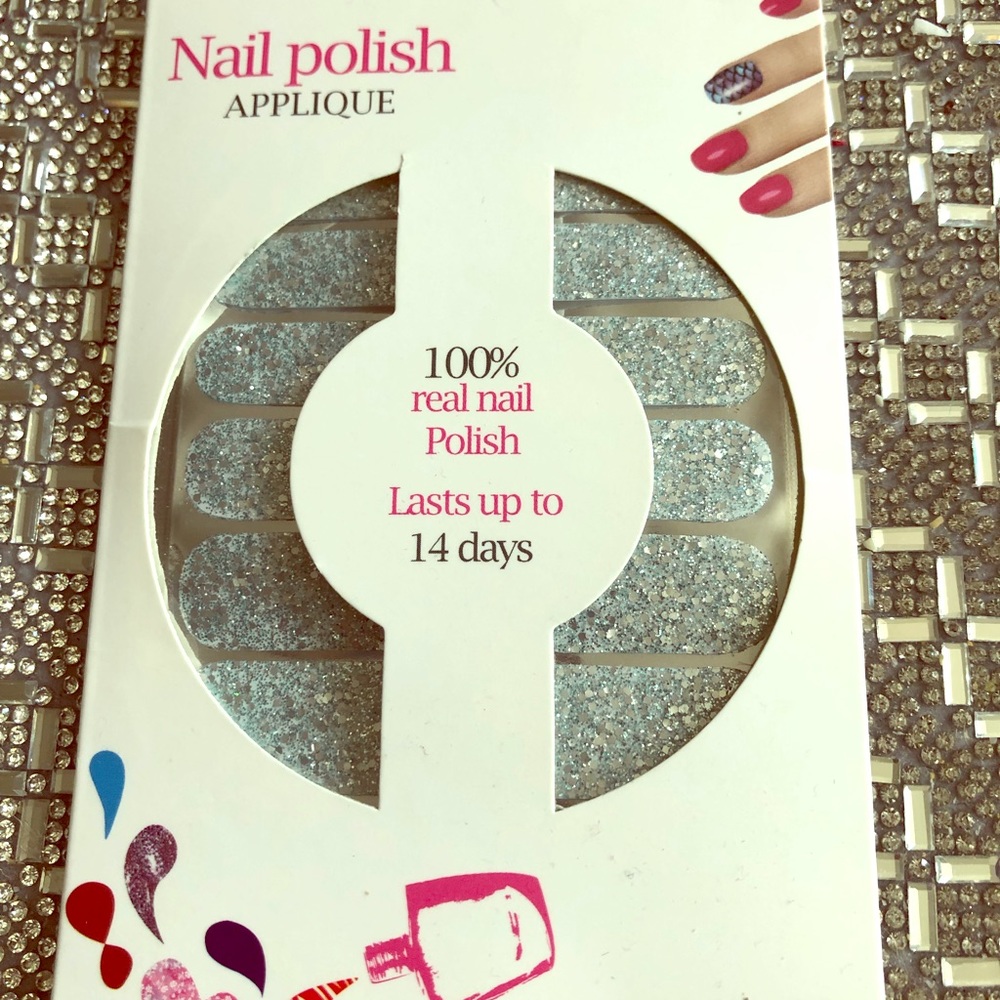 Silver sparkle adhesive nail polish strips
